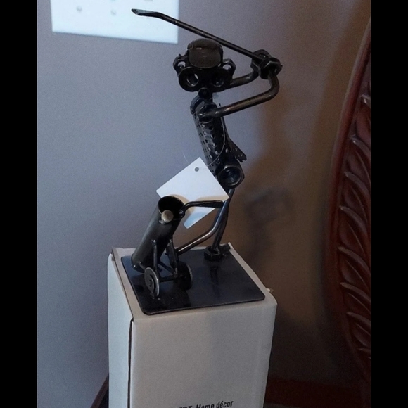 Nuts & Bolts Metal Golfer Figurine BNWT - Picture 3 of 5